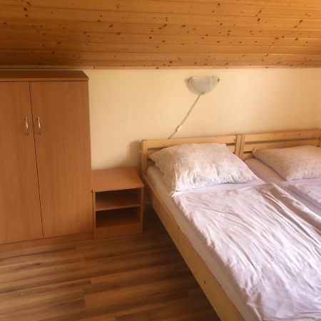 Zalakarosi Egerfa Nyaralohaz Foeldszinti Es Emeleti Apartman Zewnętrze zdjęcie