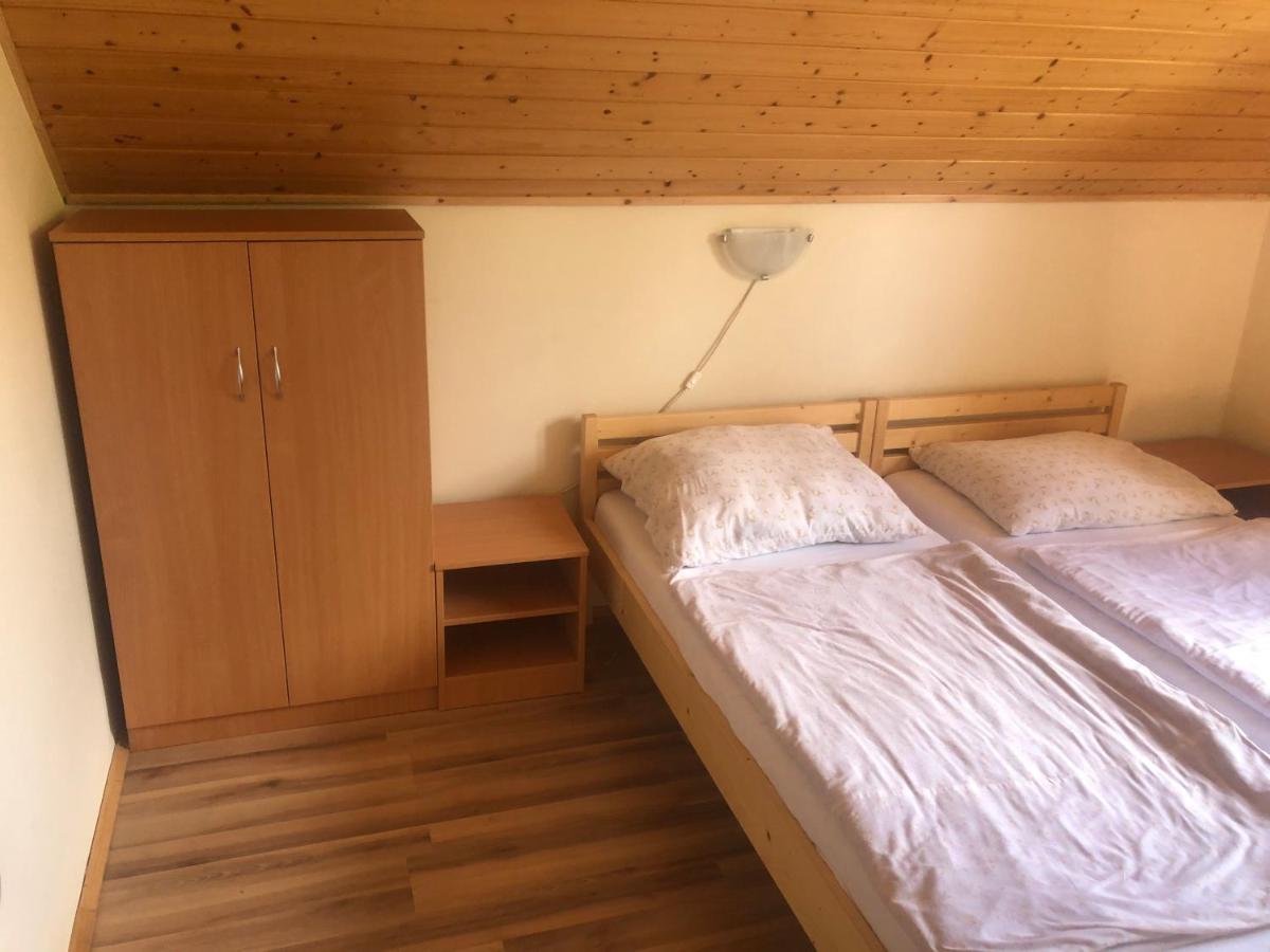 Zalakarosi Egerfa Nyaralohaz Foeldszinti Es Emeleti Apartman Zewnętrze zdjęcie