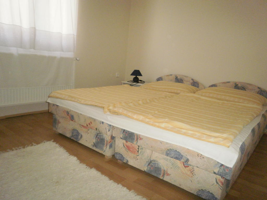 Zalakarosi Egerfa Nyaralohaz Foeldszinti Es Emeleti Apartman Pokój zdjęcie