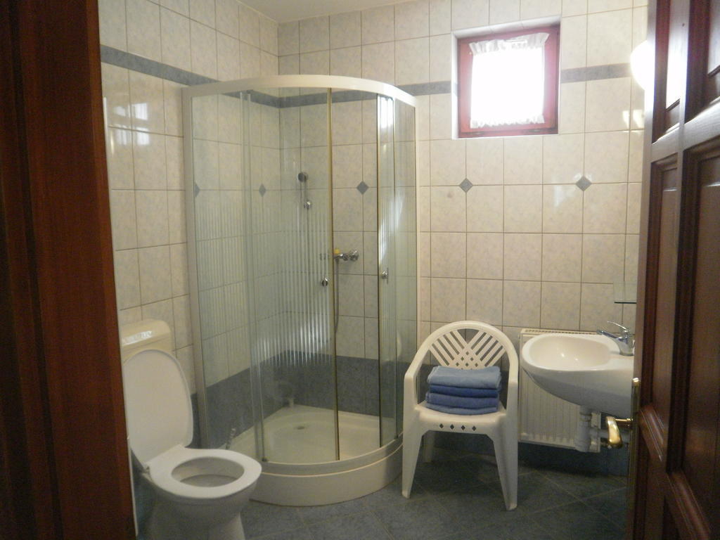 Zalakarosi Egerfa Nyaralohaz Foeldszinti Es Emeleti Apartman Pokój zdjęcie